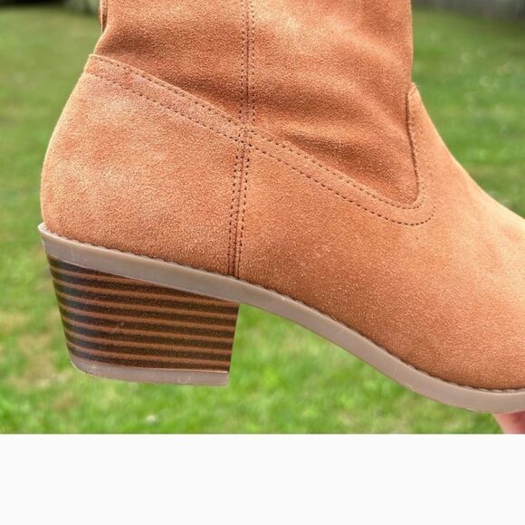 Vionic Tan Ankle Booties with Western-Inspired Design - Picture 2 of 9